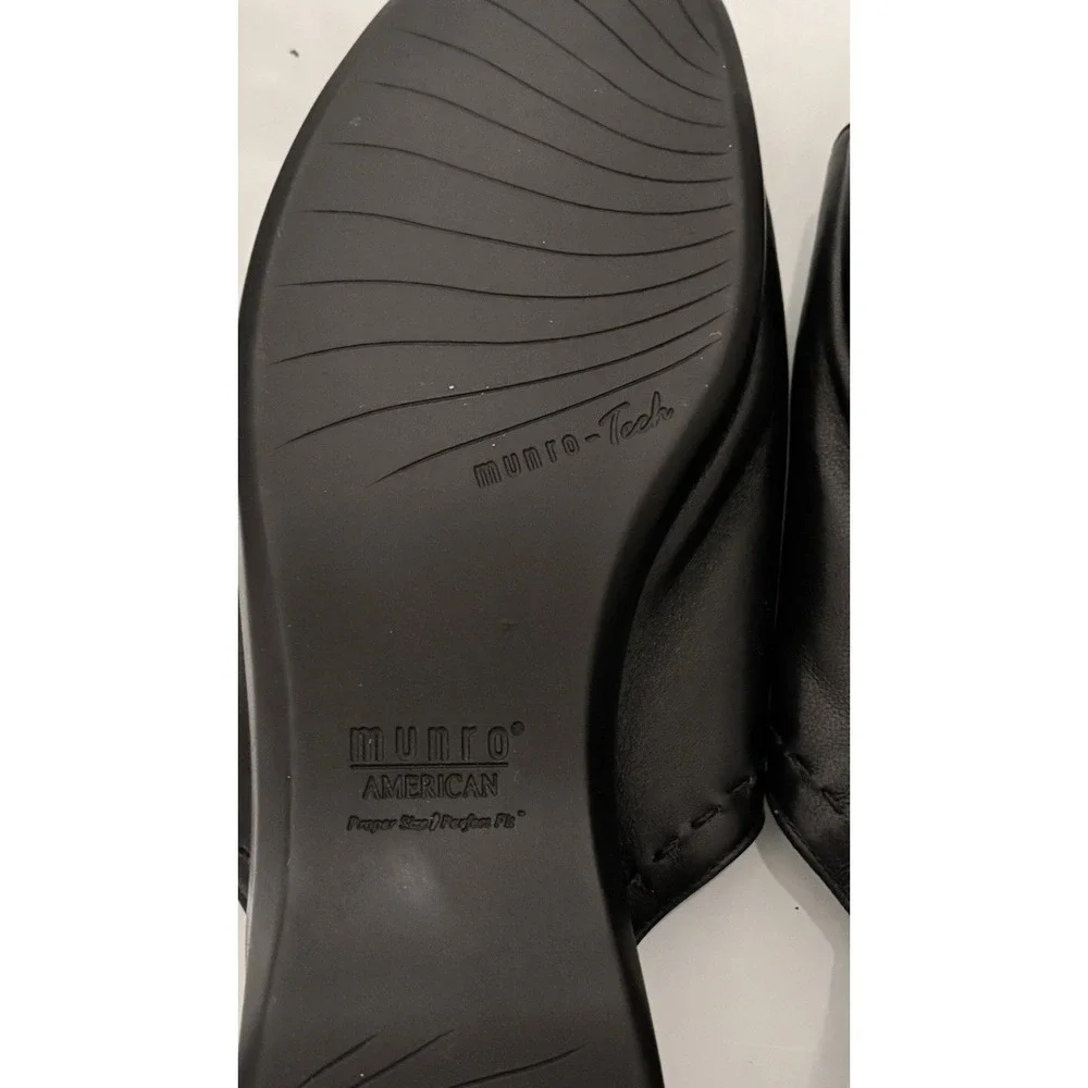 Munro American Black Leather Slide Sandals Sz 8 D Wide Munro-Tech
